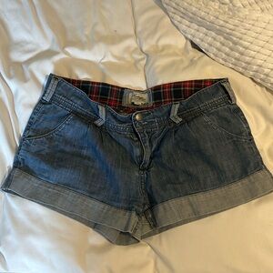 Low rise Jean shorts - summer staple !